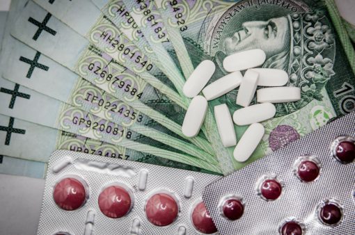 L'Organizzazione mondiale della Sanità ha pubblicato un'approfondita analisi sull'accesso ai farmaci contro l'epatite C (crdits: jarmoluk/pixabay)